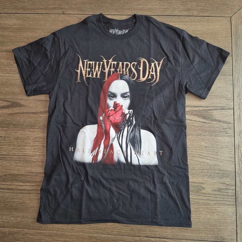 New Years Day Half Black Heart Band‎ T-Shirt Ash Costello Rock Graphic Tee MD